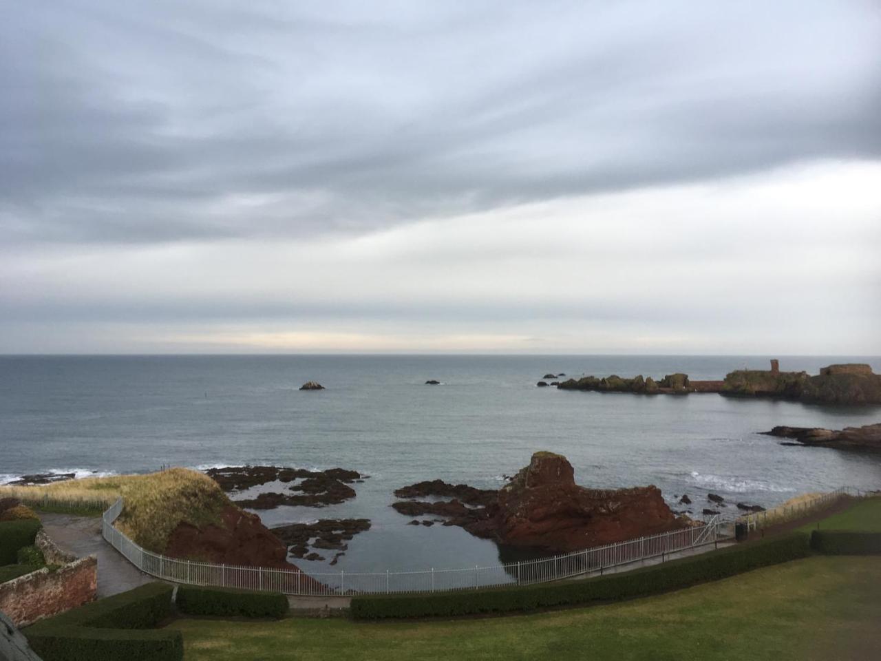 The Rocks Hotel Dunbar Bagian luar foto