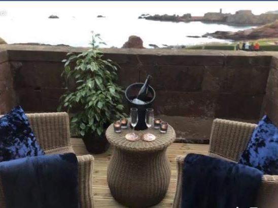 The Rocks Hotel Dunbar Bagian luar foto